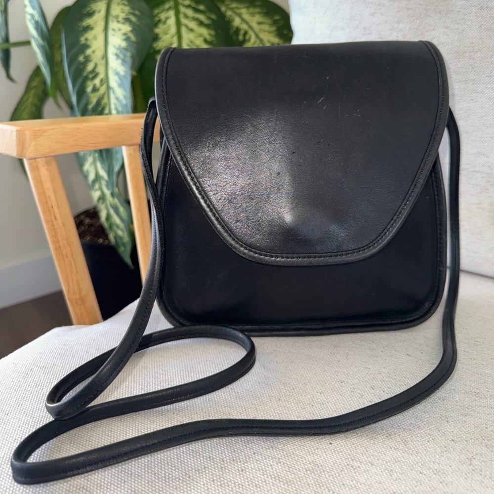 Vintage Coach Lindsay 1990’s Black Leather Crossbody Shoulder Bag Purse USA Made